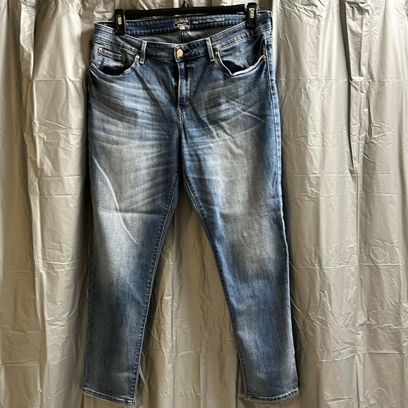 Levi’s signature midrise, slim cuffed women’s size 18 jeans - Picture 2 of 7